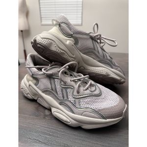 EUC Adidas Ozweego Bliss Nude Beige Iridescent Big Kids Boys Size 5 Womens 6.5